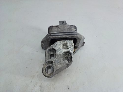 2019 MERCEDES Gla x156 1.6 Petrol Engine Mount Left Side