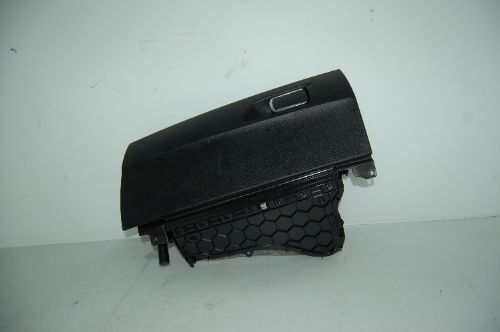 BMW 116  F21 F20 2013 2.0 Glove Box