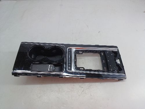 JAGUAR Xe X760 R   2.0  2016 Centre Console Surround Cup Holder